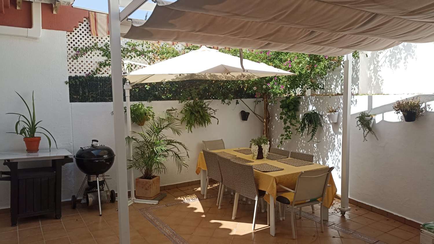 CASA ADOSADO EN LOS PACOS