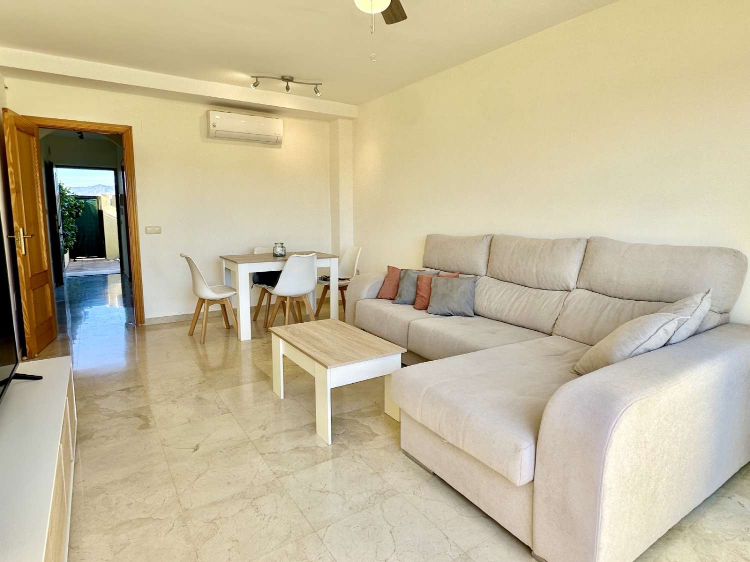 Hermoso chalet adosado